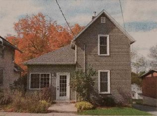 505 Day St, Decorah, IA 52101