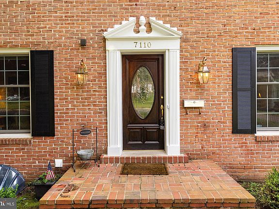 3rd image of 7110 Plantation Ln