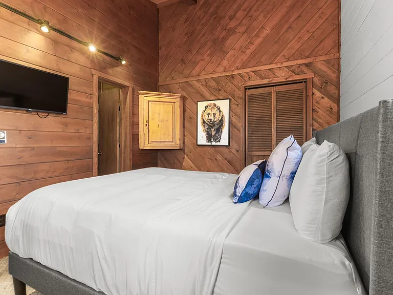 Bedroom 3 with HDTV