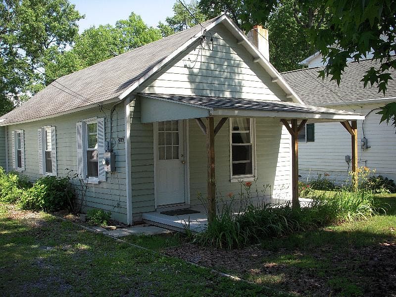 1st image of 5785 Downey Ave