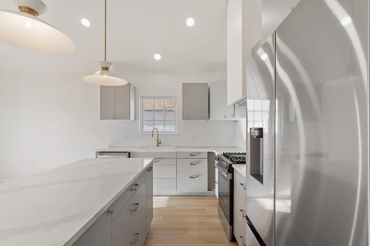 3 bed, 1200 sqft, $2,100 — Photo 1
