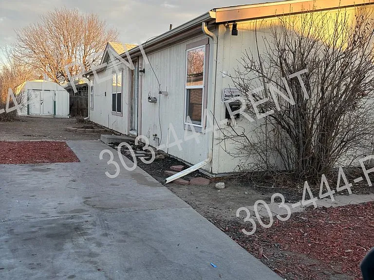 8412 Monroe Way — Photo 1