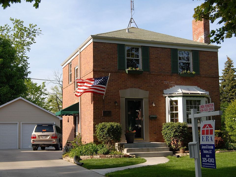 110 Algonquin Road, Clarendon Hills, IL 60514