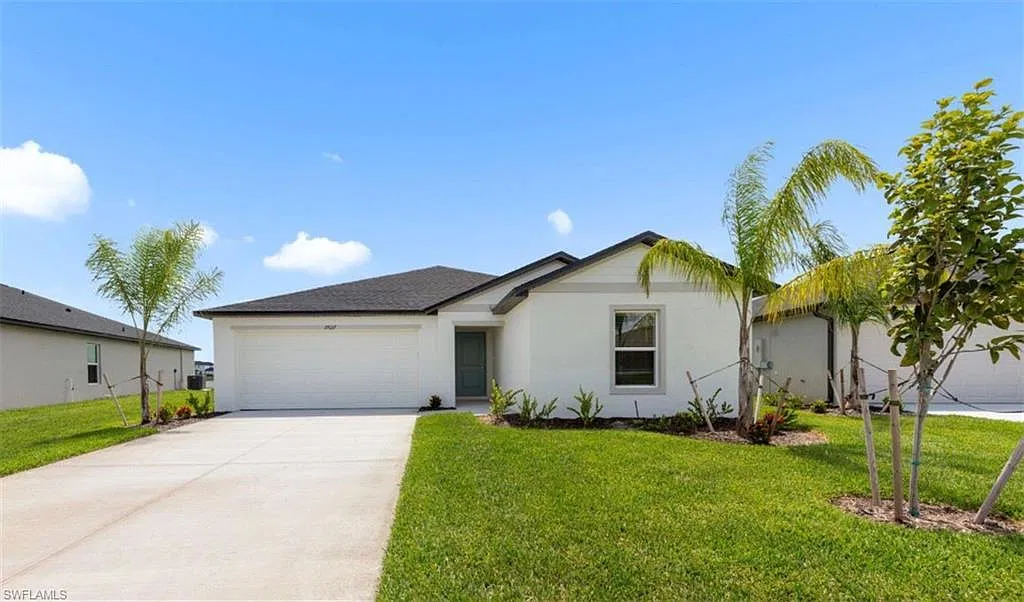 4 bed, 2.0 bath, 1824 sqft, $2,150 — Photo 1