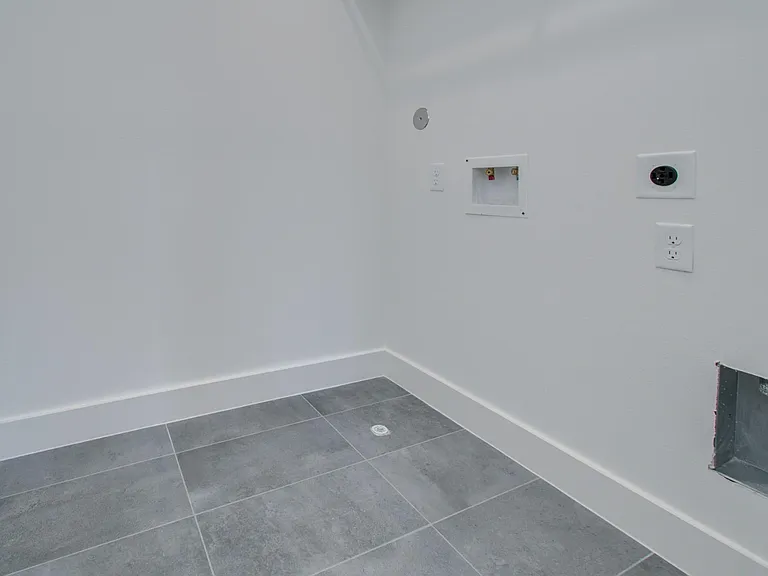 4425 Providence St — Photo 19