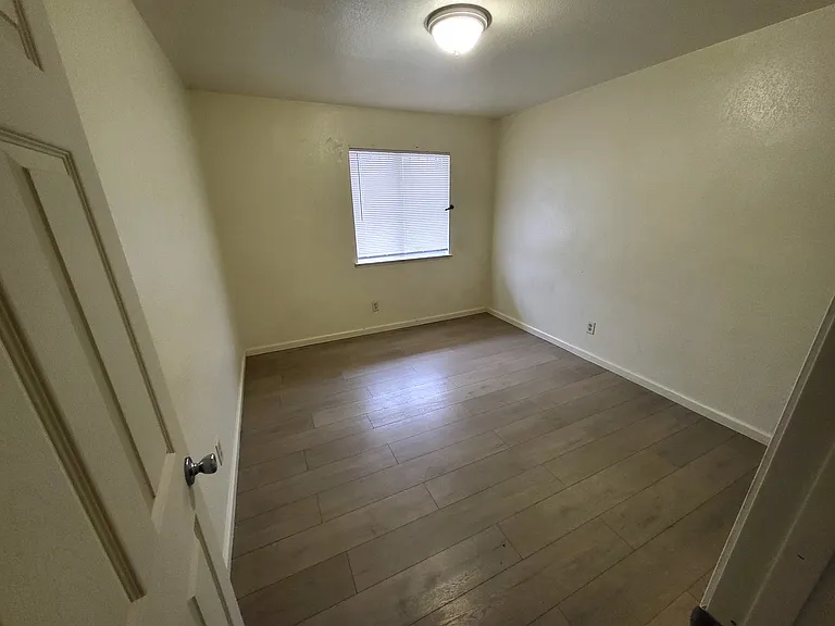 1214 E Clinton Ave #201 — Photo 4