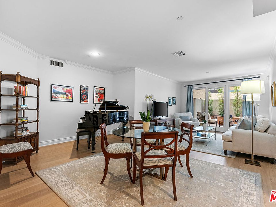 1st image of 122 N Clark Dr APT 102