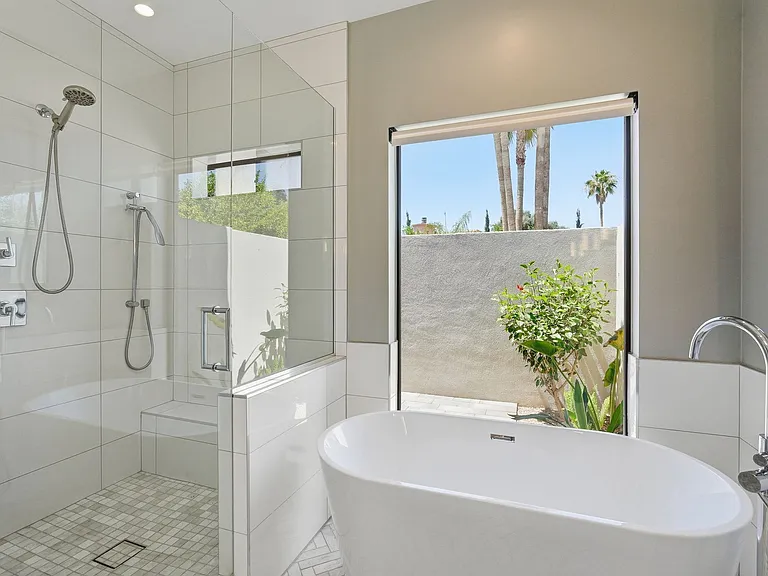 10636 E Desert Cove Ave — Photo 12