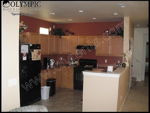 4th image of 4105 McKinley St NE
