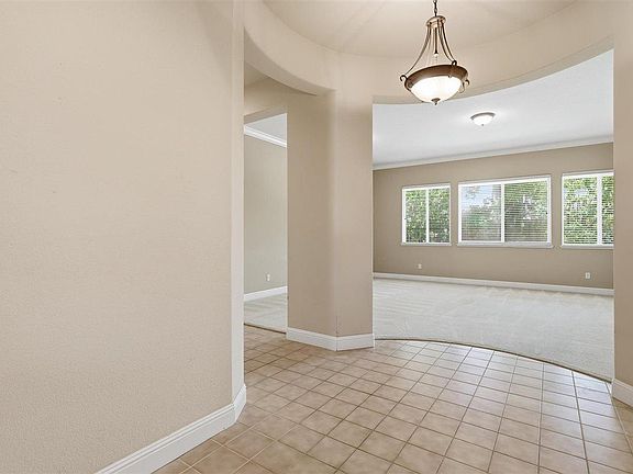 4th image of 4129 Poppleton Way