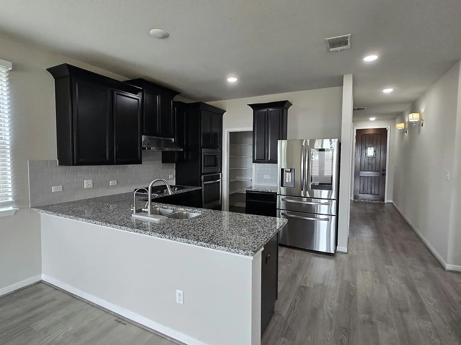 4 bed, 2659 sqft, $2,699 — Photo 4