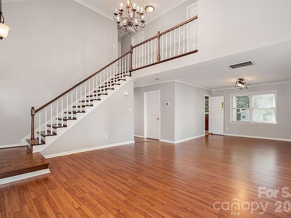 5th image of 2213 Century Oaks Ln
