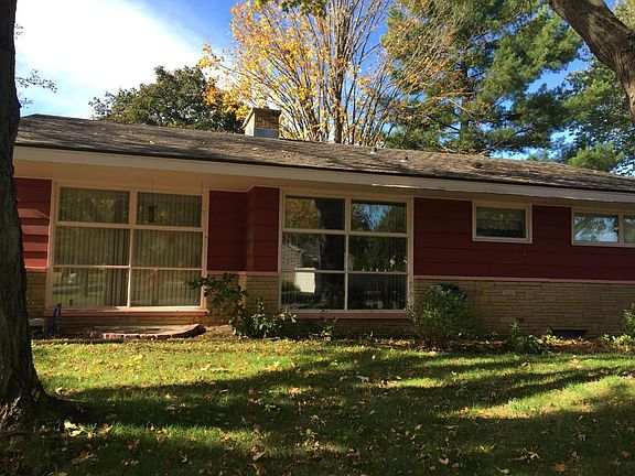3rd image of 2304 Coulee Dr