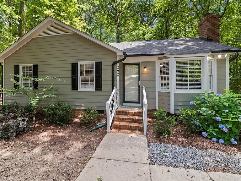 3921 Bamburgh Ln — Photo 1