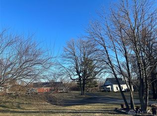 6275 Roundhead Rd, New Vienna, OH 45159