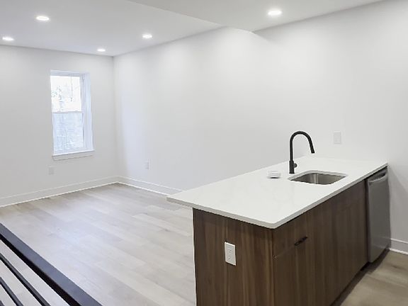 5th image of 2456 N 19th St Unit 2