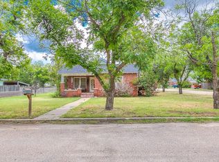 211 Largent Ave, Ballinger, TX 76821