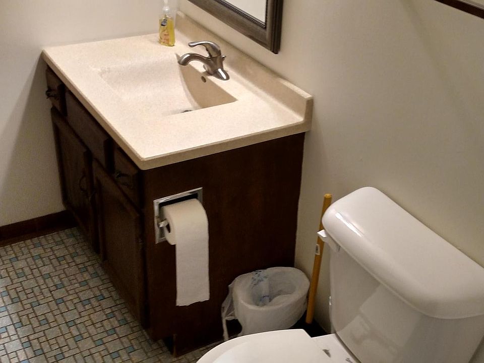 2nd image of 377 W Adams St APT 6