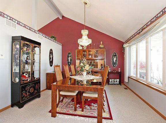 3rd image of 14353 S Surrey Ct