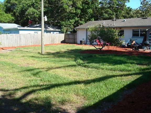 2nd image of 213 W Azalea Ave