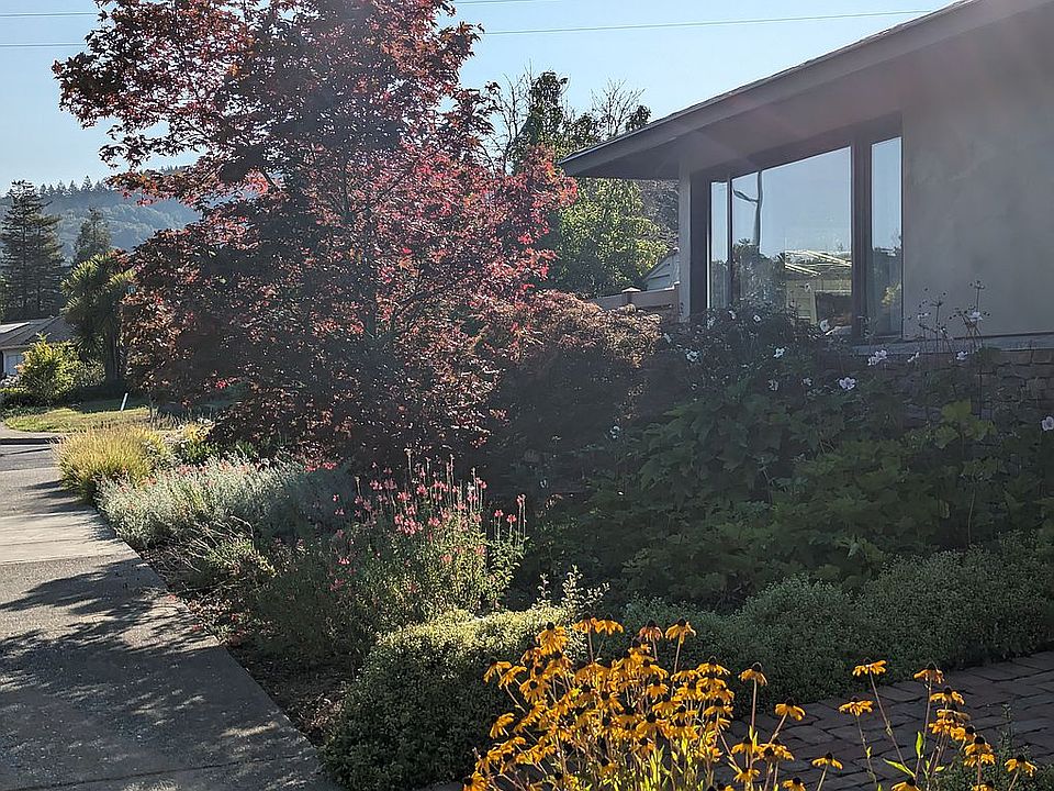 2nd image of 4752 Stonehedge Dr