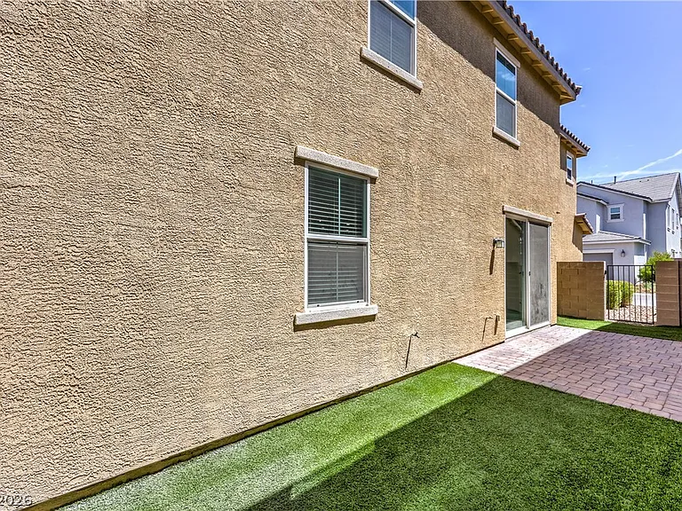 2508 Valdanos Pl — Photo 32