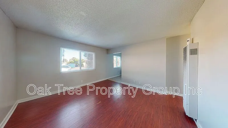 2 bed, 1.0 bath, 656 sqft, $1,949 — Photo 2