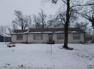 307 Delaware St, Oskaloosa, KS 66066