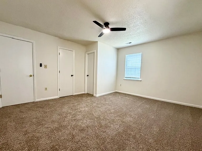 8231 Meadowdale Ln — Photo 10