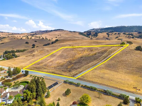 12800 New Ave, San Martin, CA 95046