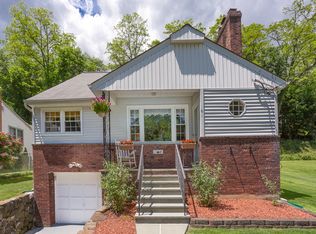 61 Truesdale Dr, Croton On Hudson, NY 10520
