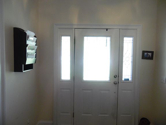 3rd image of 122 Flossmoor Cir
