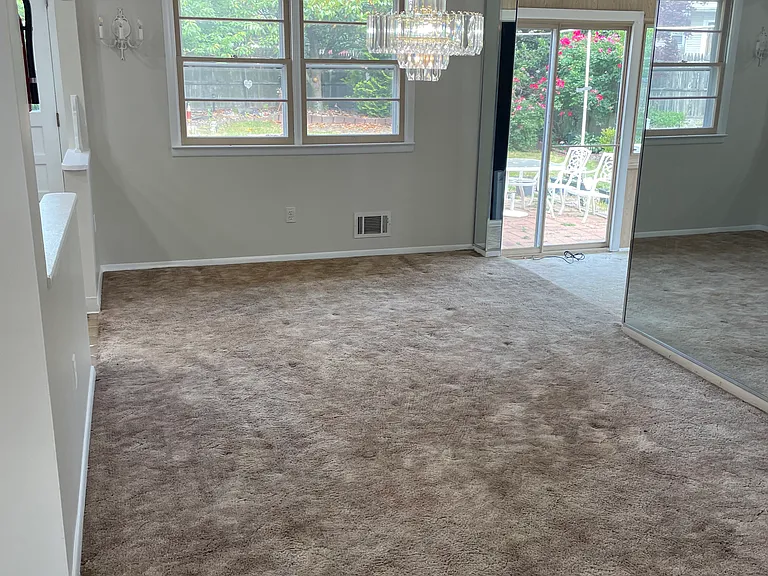 887 Royal Ln — Photo 17