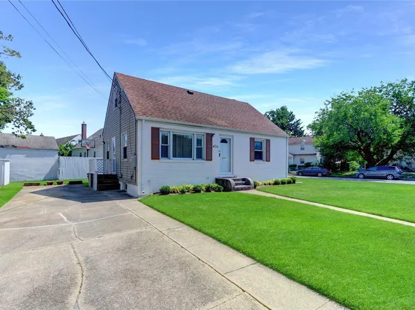 897 New Street, Uniondale, NY 11553