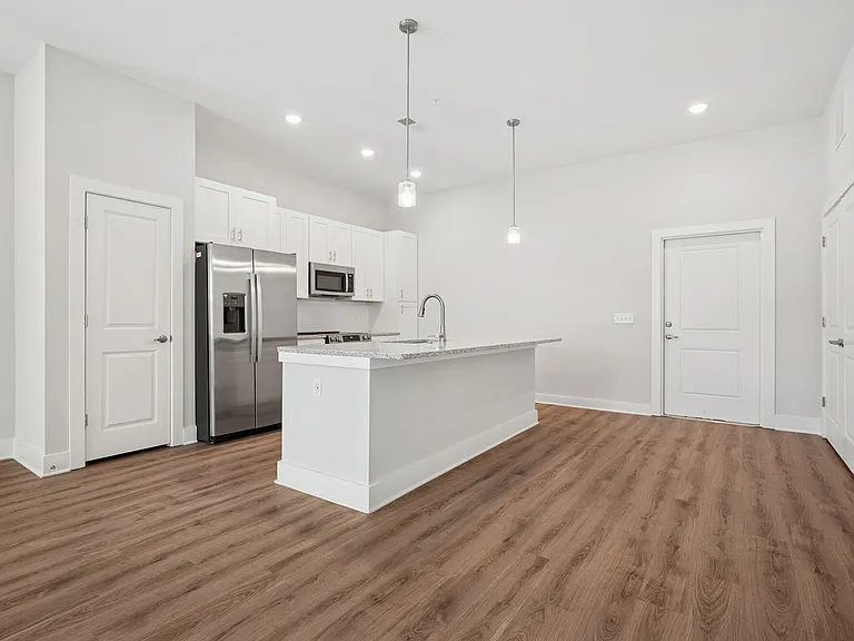 4000 Margaret — Photo 14