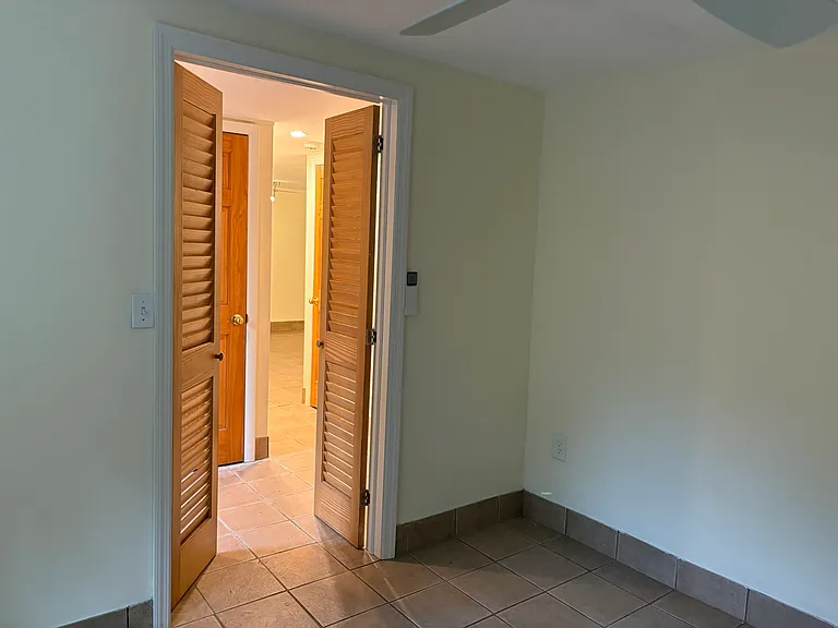 Flower Ave — Photo 20