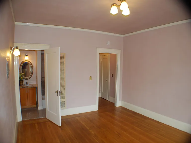 123 Bay Pl #108 — Photo 1