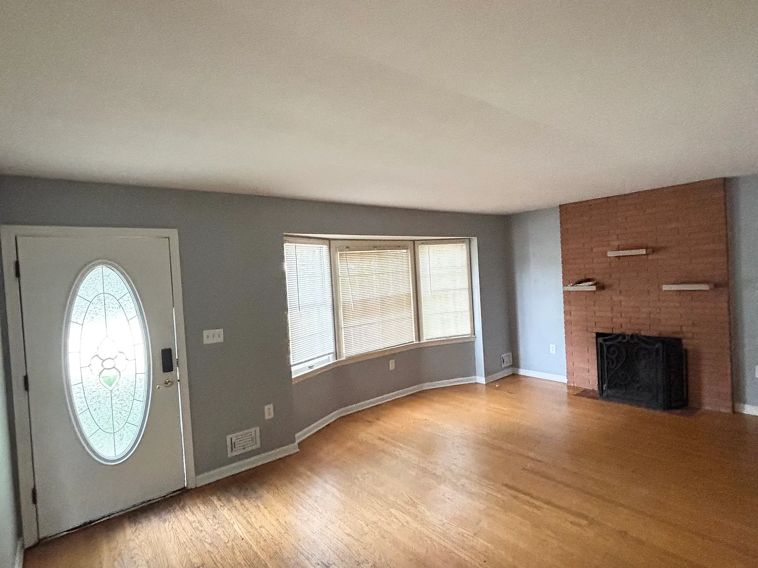4 bed, 1600 sqft, $2,000 — Photo 3