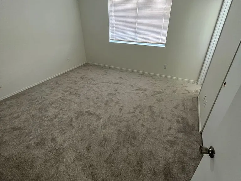 1621 Ash Ave — Photo 10
