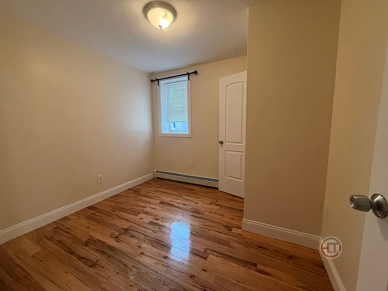 1961 Yates Ave #1 — Photo 5