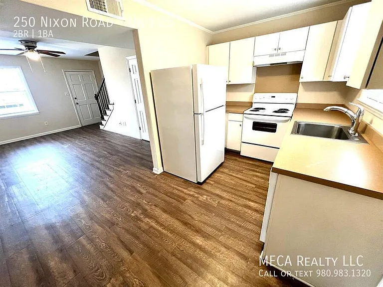 250 Nixon Rd #28 — Photo 4