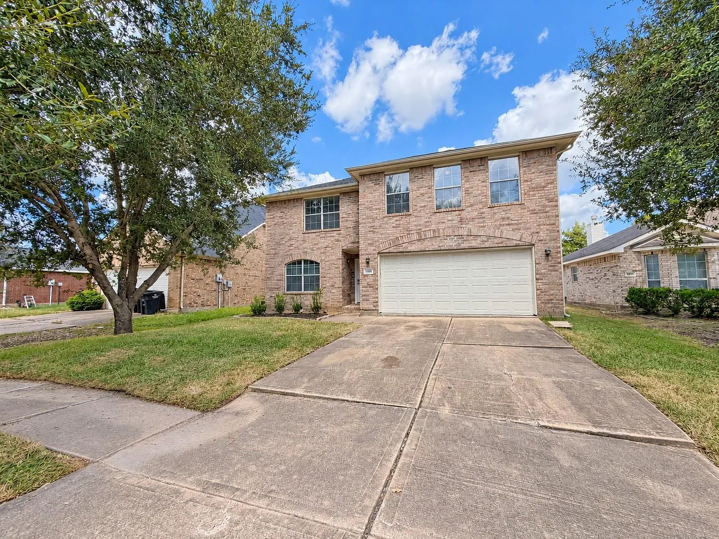 4 bed, 3.5 bath, 2696 sqft, $2,450 — Photo 2