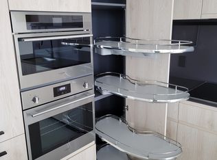 3996 Dumfries St, Vancouver, BC V5N5R3