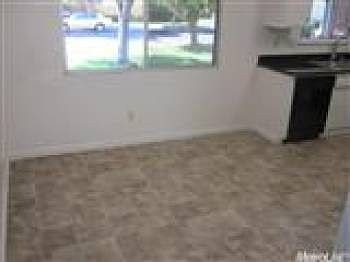 5th image of 2708 Louise Ave