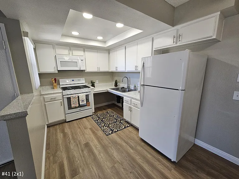 Stonewood Apartments — Photo 22