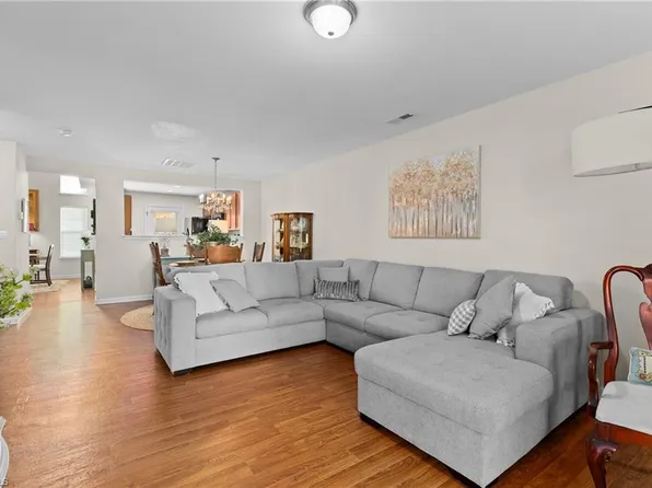 93 Geoffrey Way, Kernersville, NC 27284