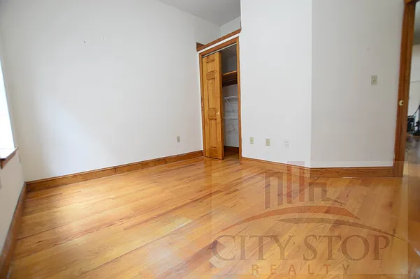 Rented by City Stop Realty | media 3