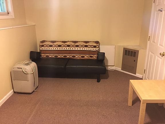 Bedroom option in lower leve