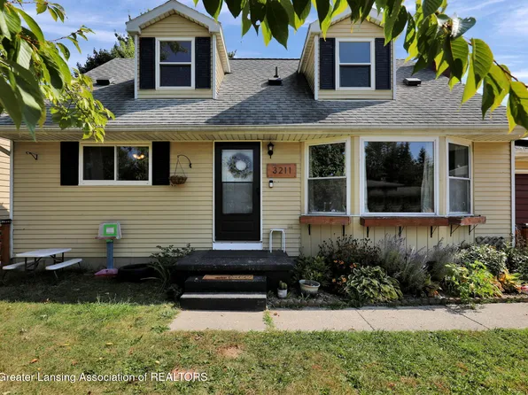 3211 Lawdor Rd, Lansing, MI 48911