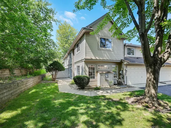 1046 Lovell Ave, Roseville, MN 55113
